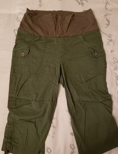 Amry Green Maternity Capris